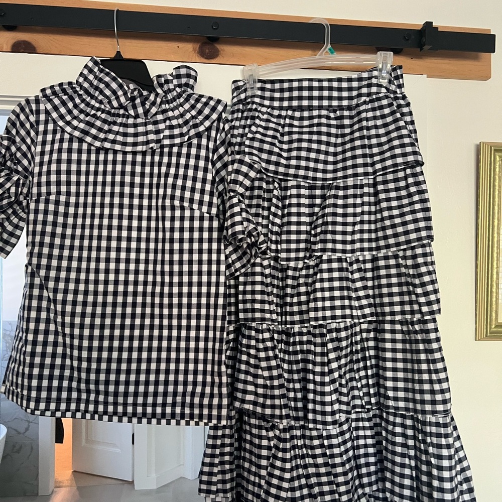 Elegant Black and White Gingham Skirt Set